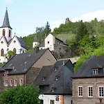 Kleine Moselruhe - Gemütliche Ferienwohnung in Top-Lage - bis 3 Personen, Parkplatz&WLAN - BG Living&Hosting * Traben-Trarbach