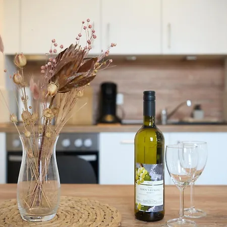 Kleine Moselruhe - Gemütliche Ferienwohnung in Top-Lage - bis 3 Personen, Parkplatz&WLAN - BG Living&Hosting * Traben-Trarbach